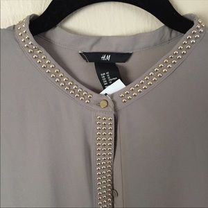 H&M sleeveless blouse